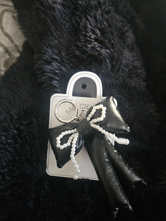 Black Satin Bow Pearl Keychain Or Bag Charm - Picture 2 of 3